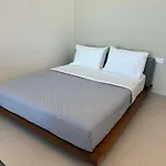 Diamante Beachfront 公寓 西洛卡特伦