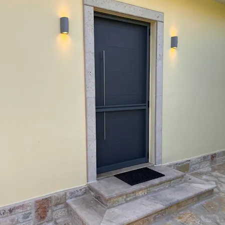 Diamante Beachfront Apartman *