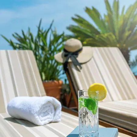 Diamante Beachfront דירה *