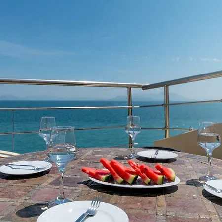 Diamante Beachfront דירה *