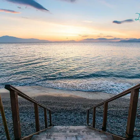 Diamante Beachfront * Xylokastro